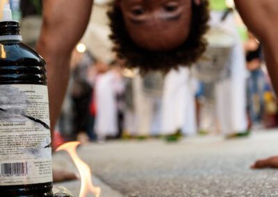 zancudos y capoeira con la batucada kumkumtrà