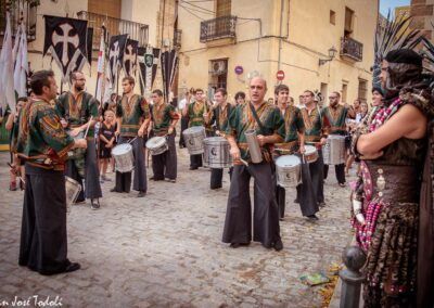 Ritmo africano con boato de la batucada kumkumtrà en moros y cristianos