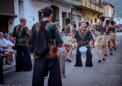 Ritmo africano con boato de la batucada kumkumtrà en moros y cristianos