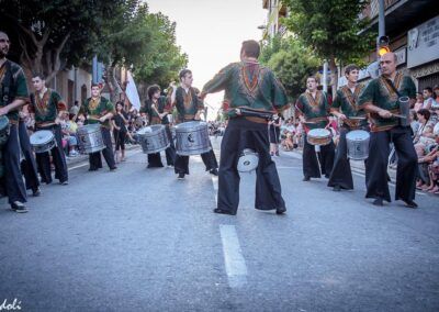 Ritmo africano con boato de la batucada kumkumtrà en moros y cristianos