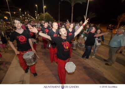 Cabalgatas con la batucada Kumkumtrà